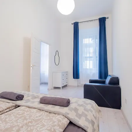 Kalvin 2bdr With Ac Apartment *
