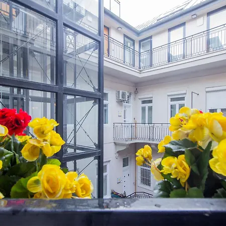 Kalvin 2bdr With Ac Appartement